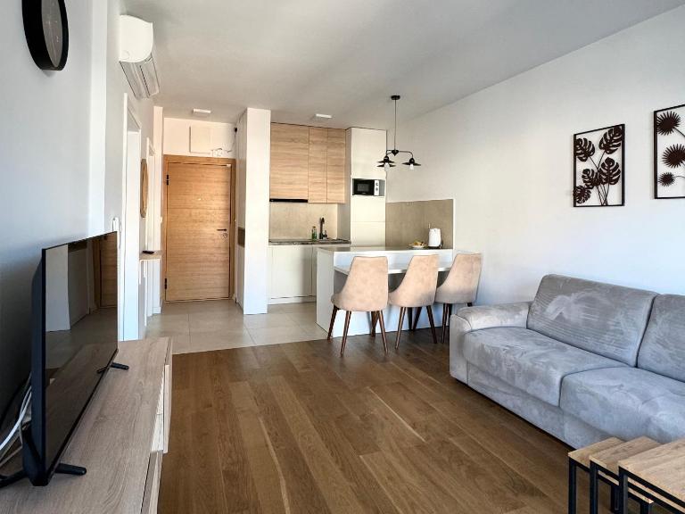 Apartments LORA Zmajeva, 7 - B&B Budva