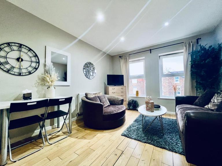 Lovely 3 Dbl Bed (sleeps upto 6) close to centre. - B&B Manchester