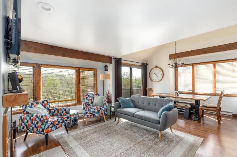 Quiet Home Minutes from Lake Galena & Eagle Ridge - B&B Galena