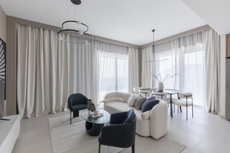 Creek Beach Roomy 3BR + terrace - B&B Dubai