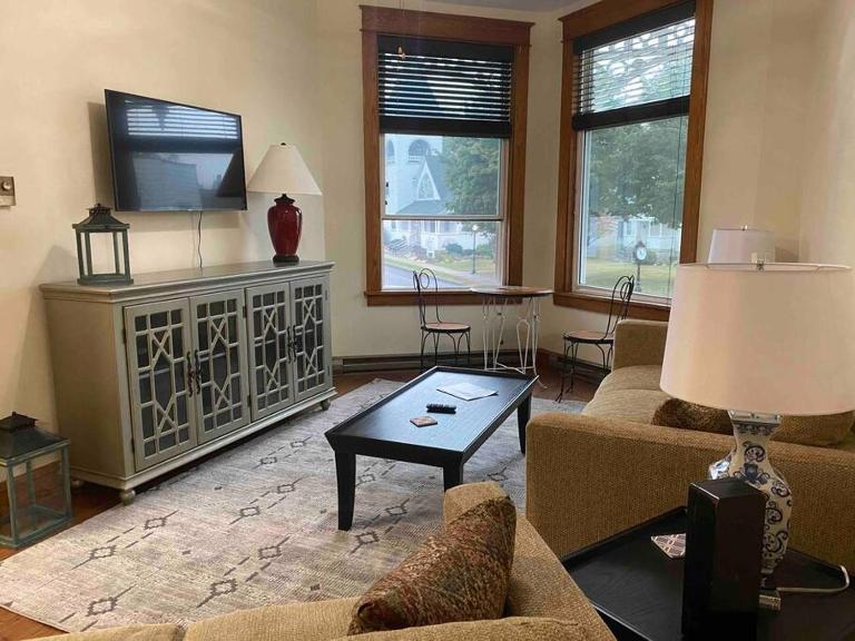 Small Town Hideaway - Bed and Breakfast Wyalusing