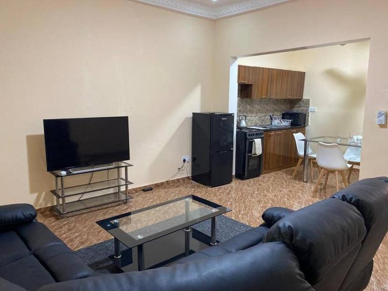Saffy Guest House - B&B Brikama