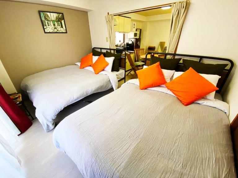 1min walk to sta, drct bus to HND! Easy access! 03 - B&B Tokyo