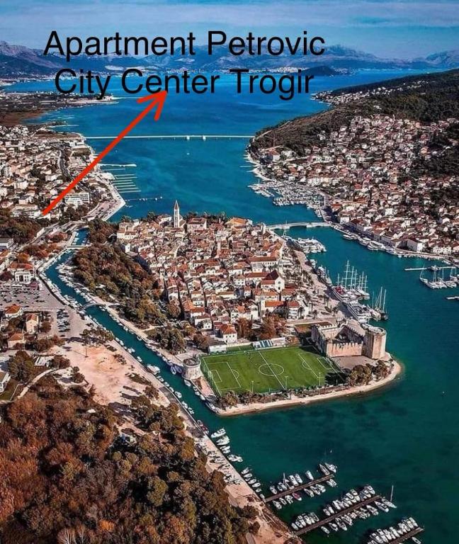 Apartman Petrovic CITY CENTER TROGIR - B&B Traù