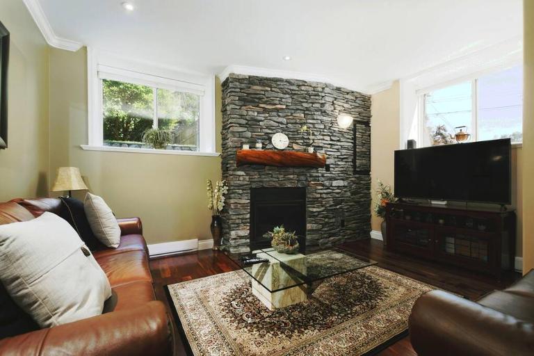 Upscale Character Home with Luxurious Amenities - Bed and Breakfast Victoria