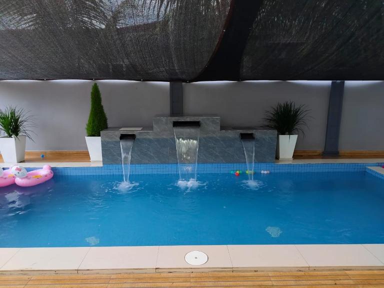 NASUHA HOMESTAY 1 TEMERLOH Semi-D House, 4 Bedroom, 3 Bathroom, 5 Unit Aircond, Free Wifi and Netflix, Near Hospital with Private Pool - Bed and Breakfast Temerluh
