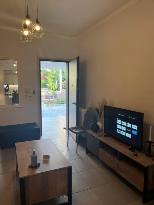 D & A house 150m from Chalandri metro station - B&B Atene