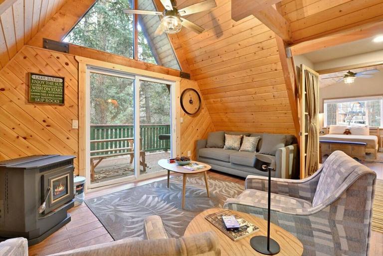 Whispering Woods Big Bear~ Central Resort Cottage~ - Ferienwohnung Big Bear Lake