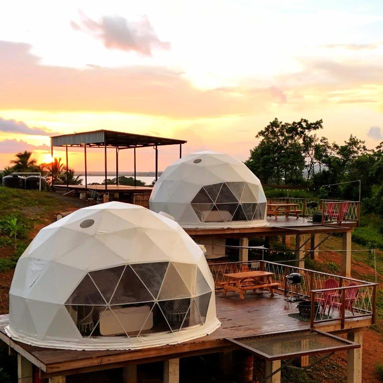 Domescape Glamping - Bed and Breakfast El Cedro