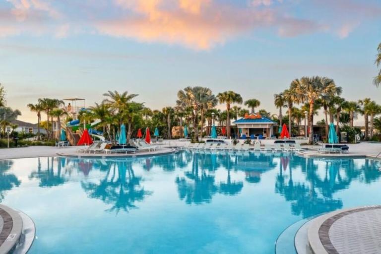 Minutes to Disney Pool Home with Free Resort Amenities in Famous Windsor Island Resort - Chambres d'hôtes Davenport
