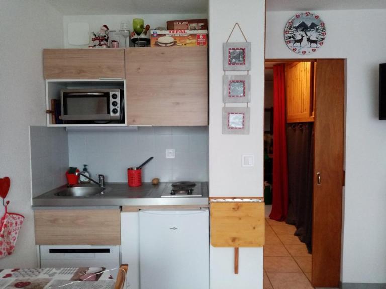 Studio cosy 4 pers, RDC, Sud, à 300m des pistes et 250m commerces, bien équipé, animaux admis. - FR-1-733-116 - B&B Crest-Voland