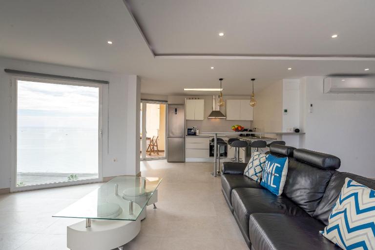 Seafront Luxury Penthouse Torrox Costa - Ferienwohnung Torrox