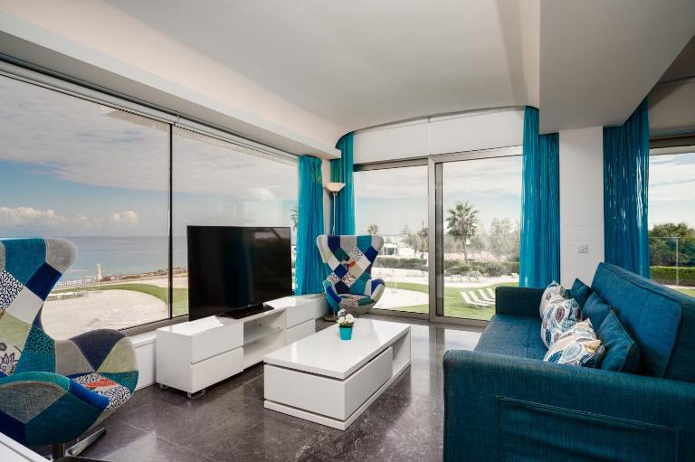 Protaras Beachfront Thalassa Suite - B&B Protaras