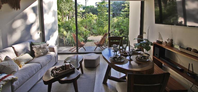Luxury Jungle Loft, 7 Pools, Rooftop Panoramic View, Beach Shuttle, Fast WiFi - B&B Tulum