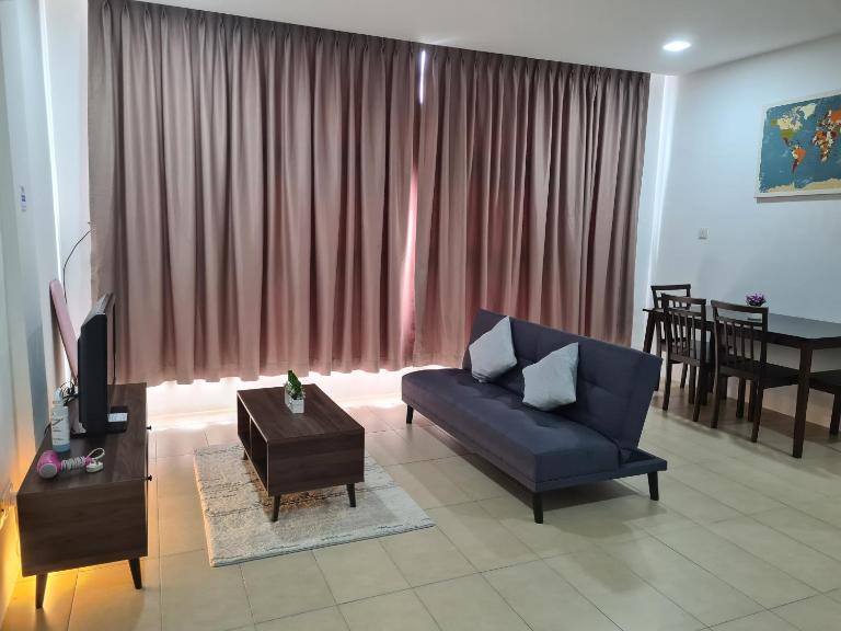 Nino Homestay Roxy Apartment Kuching - Chambres d'hôtes Kuching