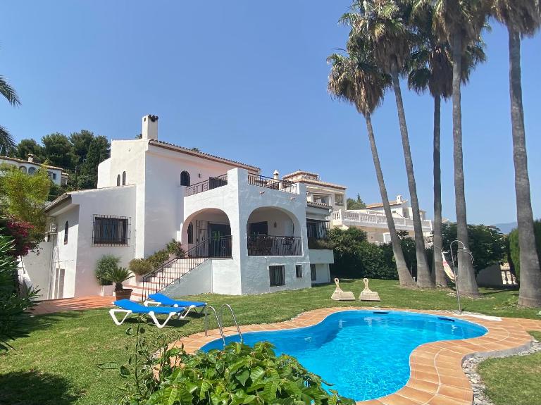 Spacious villa with sea view and private pool - Ferienwohnung Salobreña