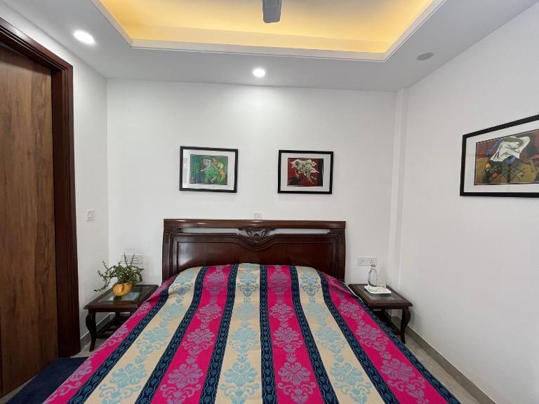 Fully Furnished Comfortable Rooms in Hauz Khas - Woodpecker Apartments - B&B Nuova Delhi