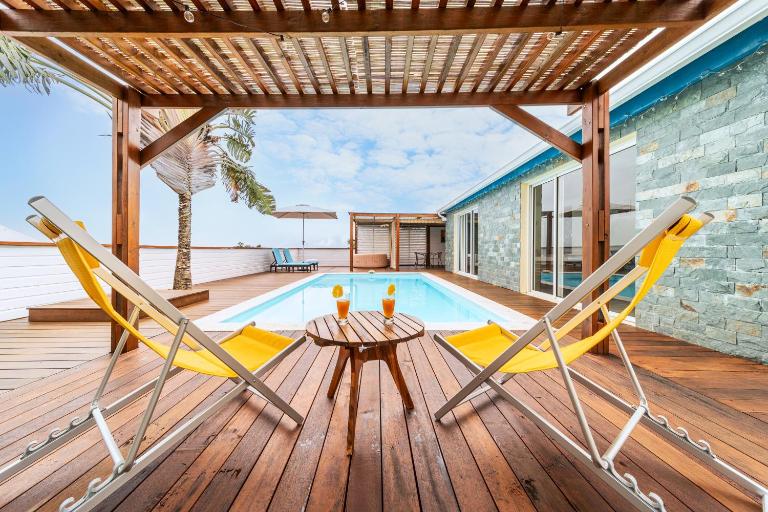 Bungalow L'Escale de Takamaka avec piscine et jacuzzi - Chambres d'hôtes Saint-Benoît