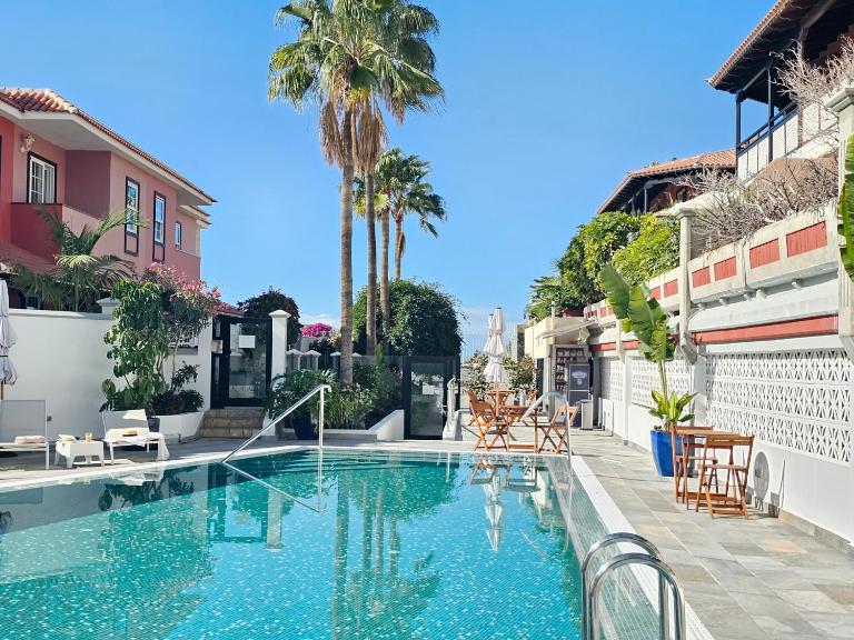NEW LUXURY RELAXING HOLIDAYS GOLF & SUN, Costa Adeje, Tenerife - B&B Adeje