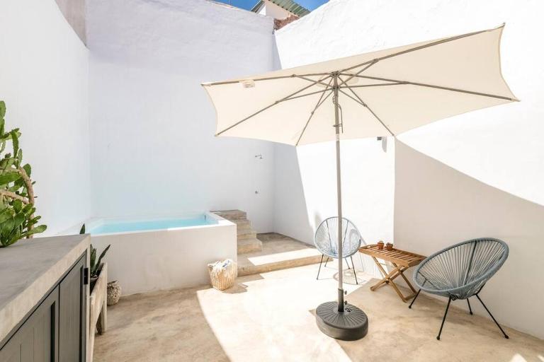 Traditional house: private pool and sunny terrace - Bed and Breakfast Portimão