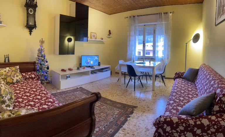 AL CAMPANILE centro storico ampio luminoso e panoramico appartamento trilocale - Chambres d'hôtes Carsoli