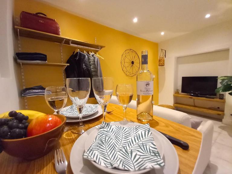 #1 Studio # Place charmante - B&B Tolón