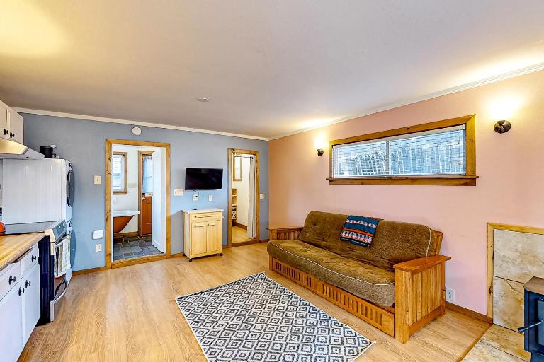 Eco-Conscious Home with Spacious Yard & EV Charger - B&B Fort Bragg