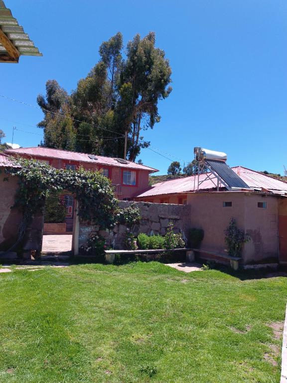 Taquile Familia Celso - B&B Huillanopampa