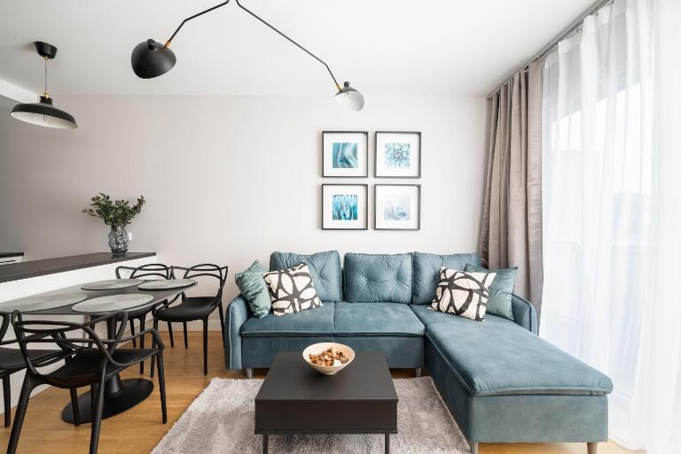 Metro Młynów Homely Apartment by BookingHost - Ferienwohnung Warschau