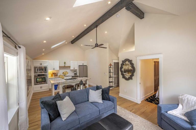The 208 Guest House - B&B Coeur d'Alene