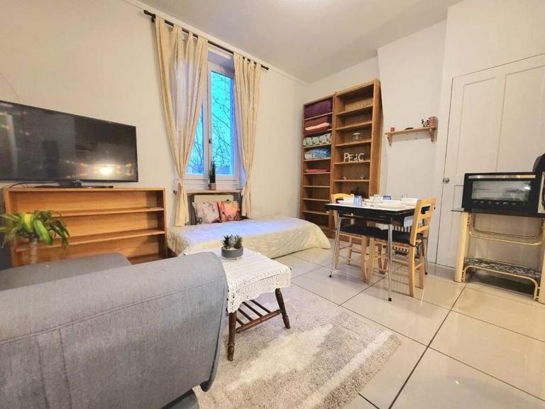 Apartment close to Lyon and Parc de Parilly - B&B Saint-Priest