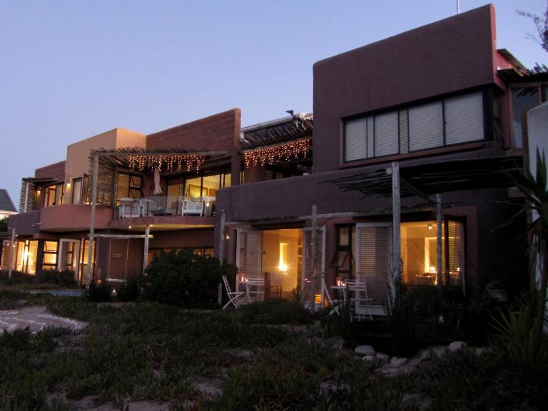 Absolute Beach Accommodation - B&B Stompneusbaai