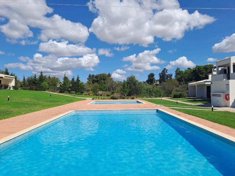 Comfort relax w pool near beach - Chambres d'hôtes Alvor