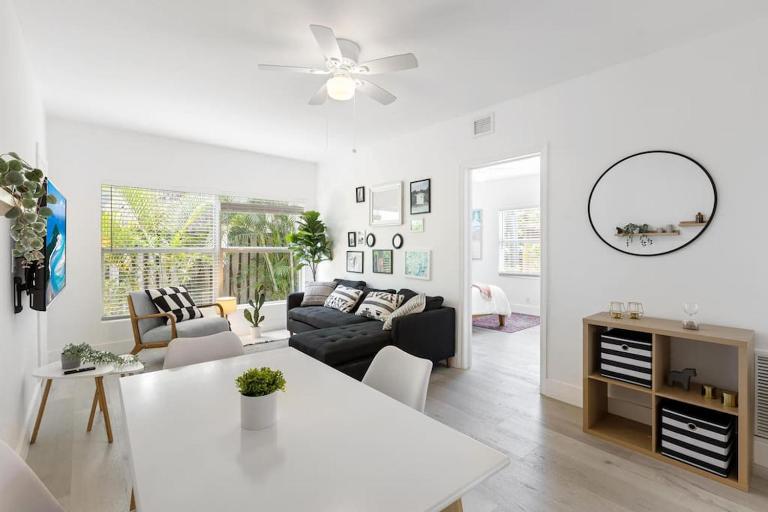 Charming 2 Bedroom Apartment in Victoria Park - Bed and Breakfast Fort Lauderdale