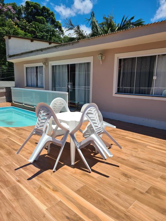 Hospedagem Doce Lar - Casa Manacá - Chambres d'hôtes Teresópolis