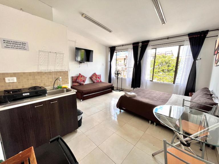 Apartaestudio Centro Pereira un solo ambiente - B&B Pereira