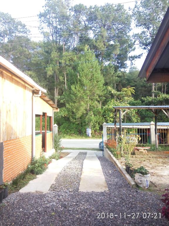 ARIRANG27 HOMESTAY - B&B Siborong-Borong