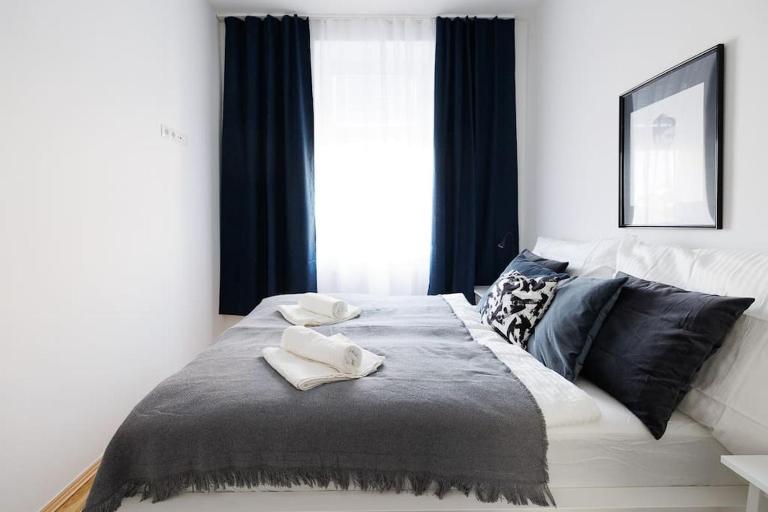 Modern Central City Apartment - Netflix 2 Bedroom - Ferienwohnung Wien
