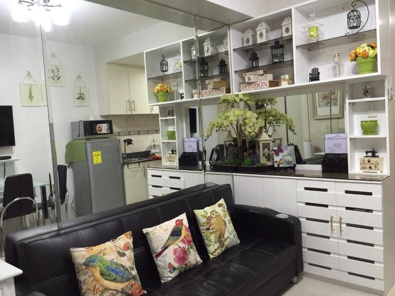 7J HomeStay at Sea Residences MoA Manila - Bed and Breakfast Manilla