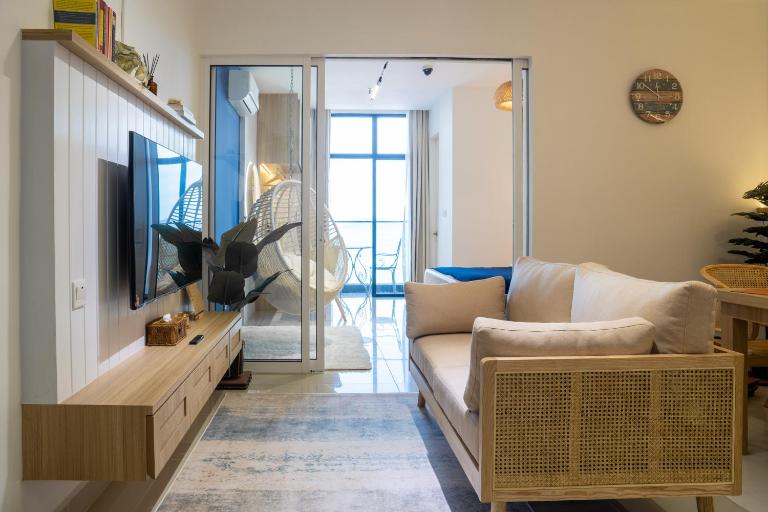 The Nest at The Shore KK CBD Seaview with Balcony - B&B Kota Kinabalu