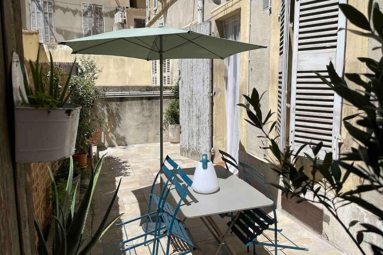 Marseille Côté Cour - Bed and Breakfast Marseille