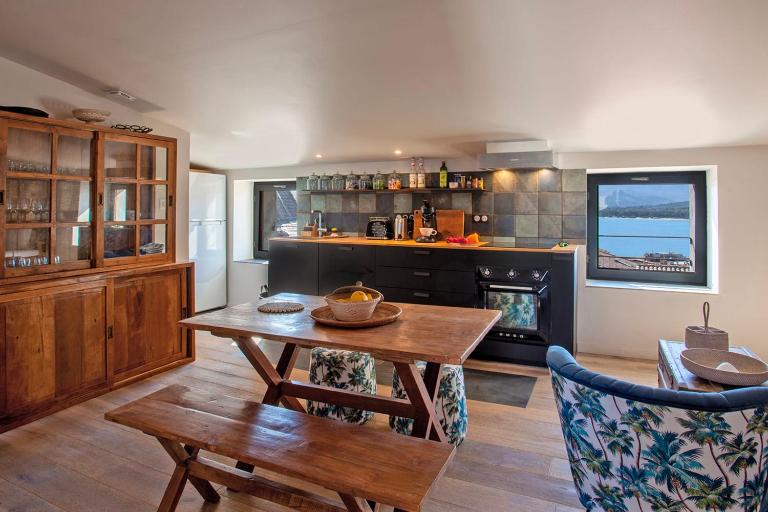 Mira appartement climatisé vue mer centre de Calvi proche port et plage - B&B Calvi