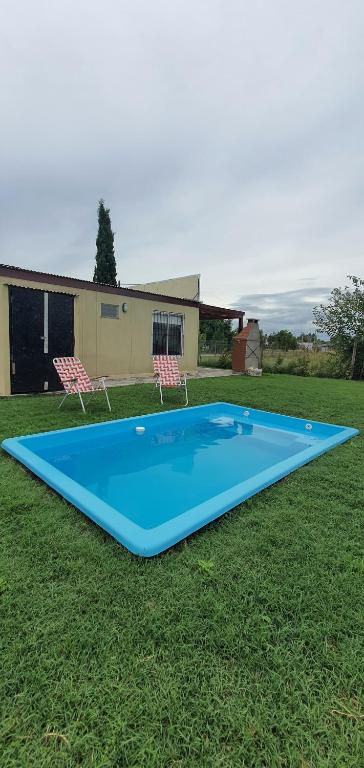 Casa con PILETA, PARRILLA y cochera cubierta - B&B Chascomus
