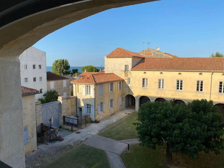 Charmant appartement Château d'Oléron - Bed and Breakfast Le Château-d'Oléron