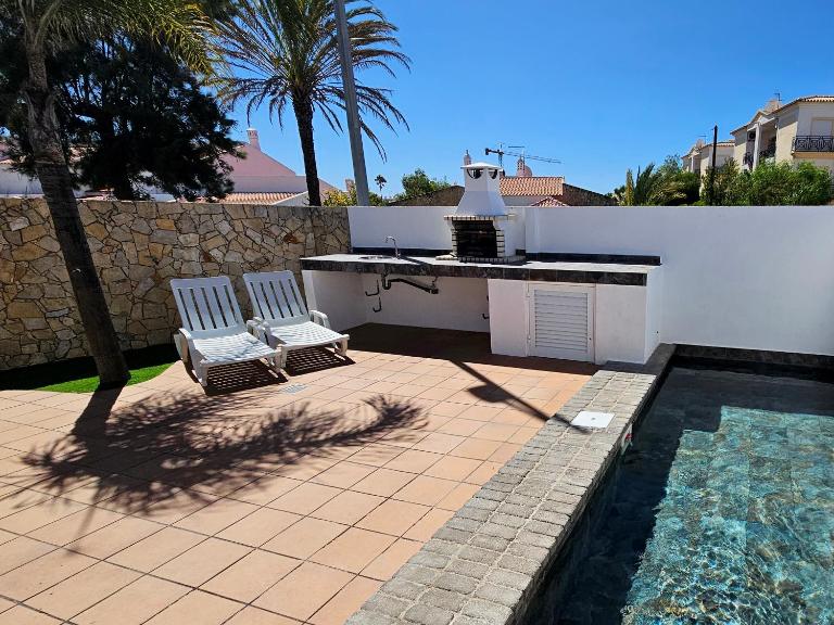 Oura Villa V2 Flores - B&B Albufeira