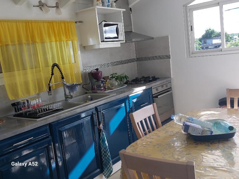 Haut de villa agréable et paisible climatise, wifi - B&B Anse-Bertrand