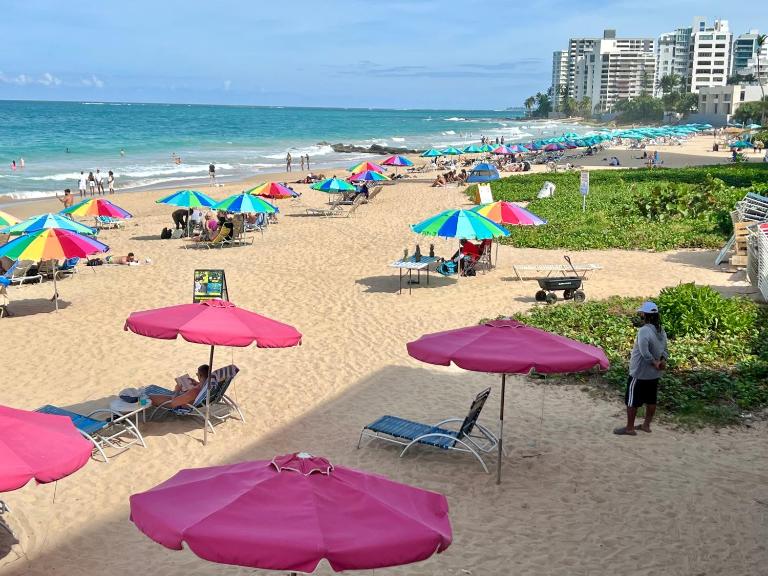 Condado Beachfront Tantra Apartment - B&B San Juan