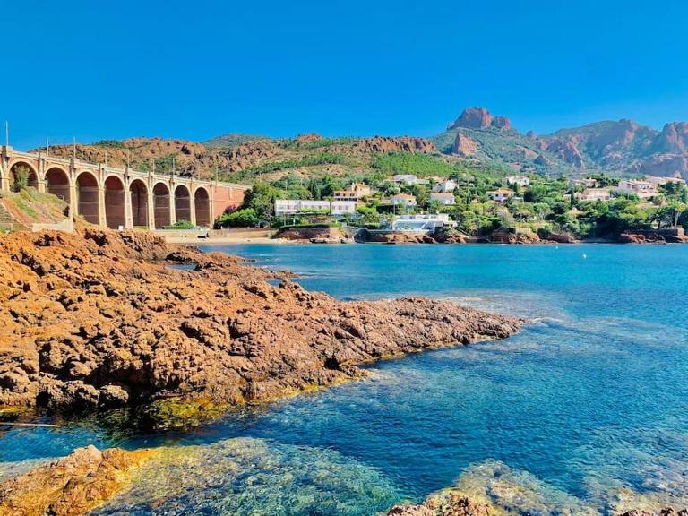 Vue exceptionnelle - 4 pers. jardin clim parking - Bed and Breakfast Saint-Raphaël