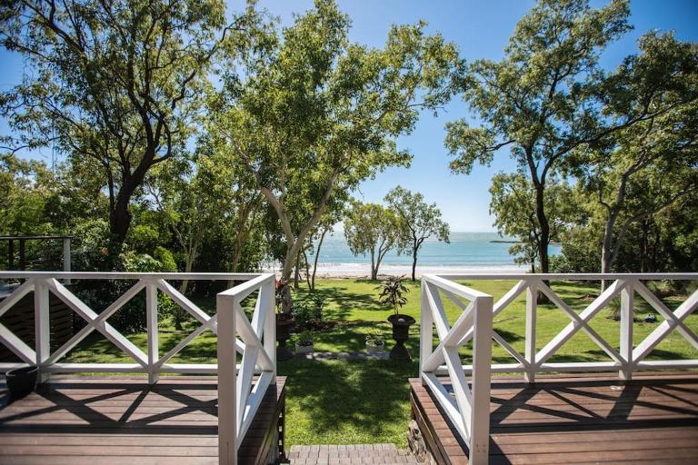 Cottonwood Beachfront, Port Douglas - Bed and Breakfast Oak Beach