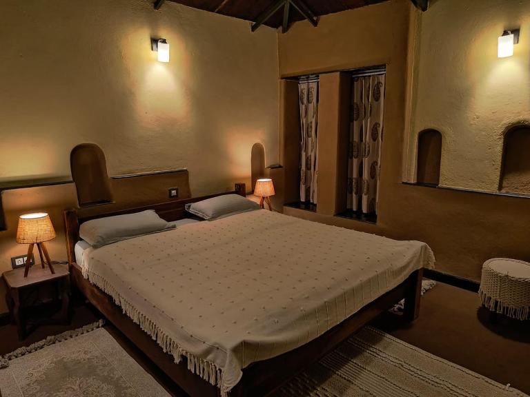 Khirni House - Chambres d'hôtes Māndu